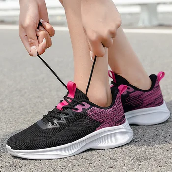 Женские легкие кроссовки для повседневной носки, женские дизайнерские сетчатые повседневные кроссовки на шнуровке, обувь для бега для девочек на открытом воздухе