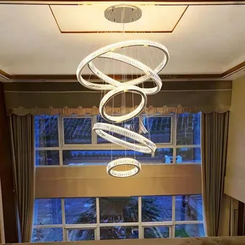 Роскошная светодиодная хрустальная люстра для лестницы Современный дизайн золотых колец Подвесные светильники Cristal Длинные светильники для внутреннего освещения вестибюля виллы