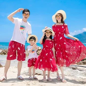 Подходящие для семьи летние пляжные платья с цветочным узором для мамы и дочки, футболка для папы и сына, шорты, семейная одежда для пары на море